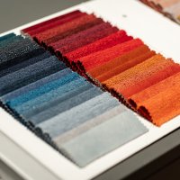 Unsere Stoffe fühlen sich nicht nur gut an. Sie kombinieren Design und Stil gekonnt mit Langlebigkeit und Strapazierfähigkeit. 