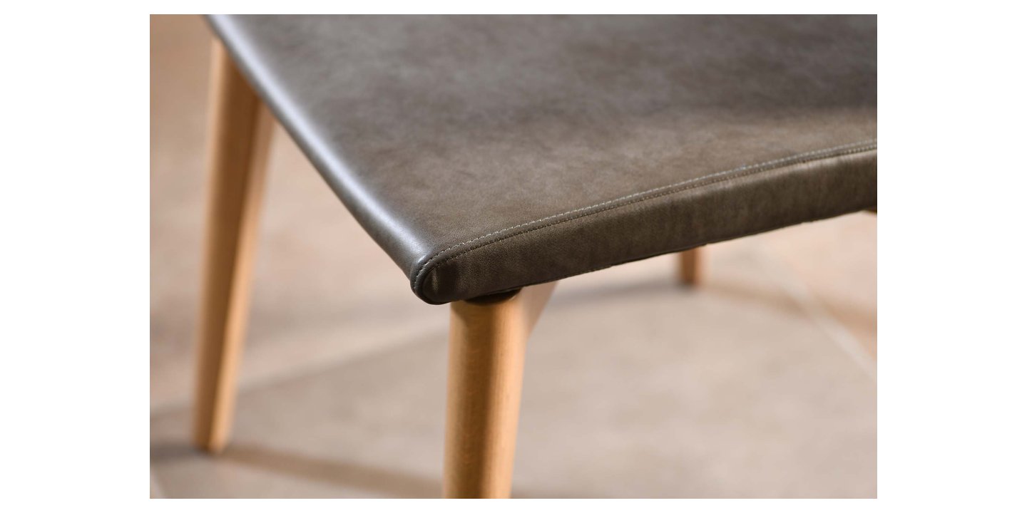 Wohnart Lana Südtirol Rikki Stuhl