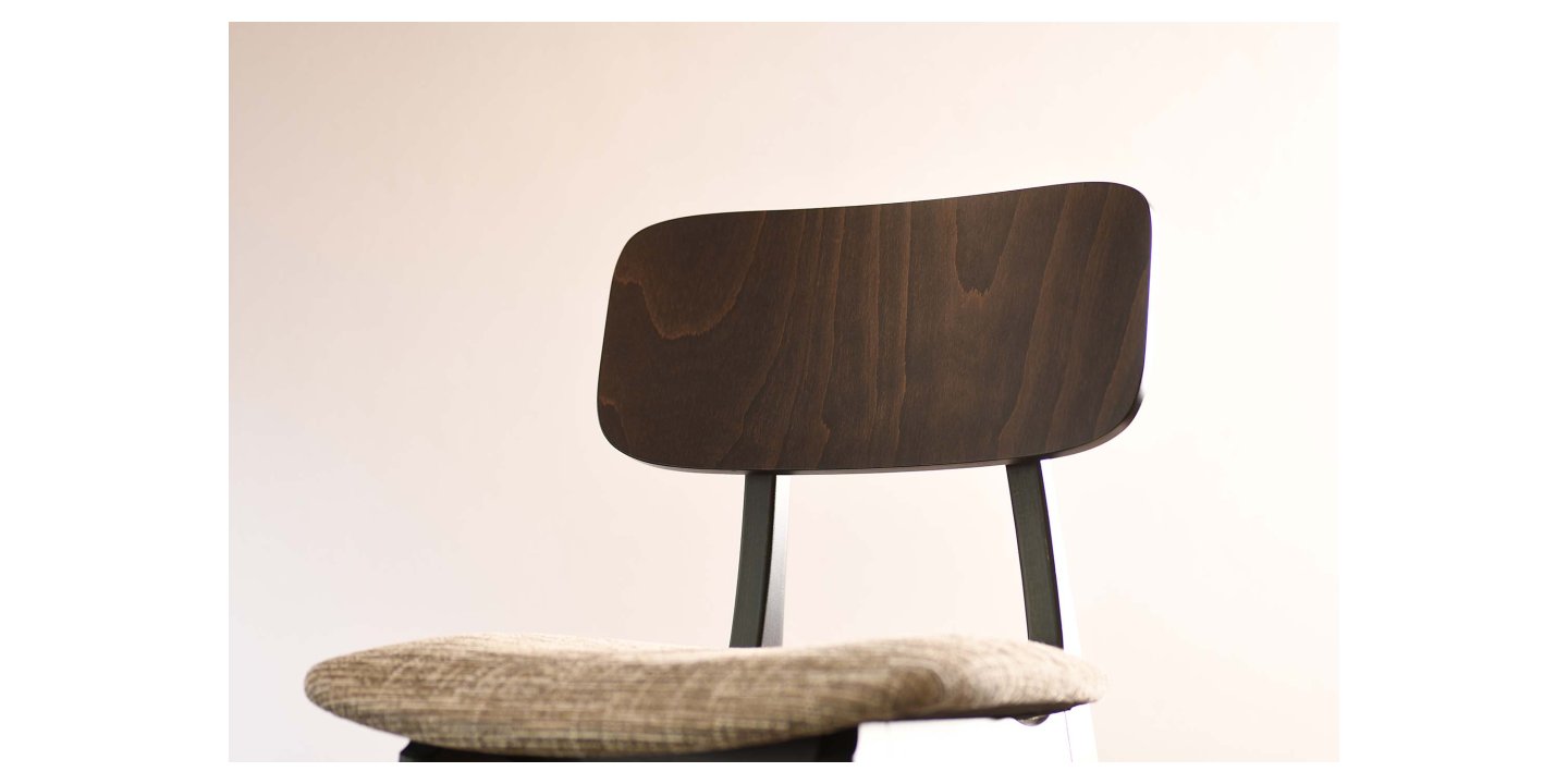 Wohnart Lana Südtirol Rouchet Stuhl Hocker