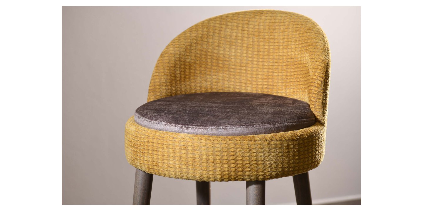 Wohnart Lana Südtirol Rhys Stuhl Hocker